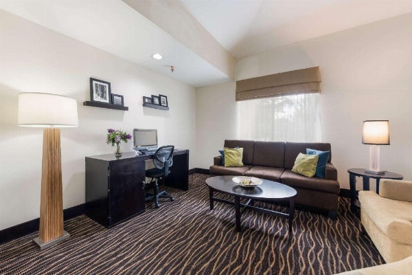 Rodeway Inn image 12