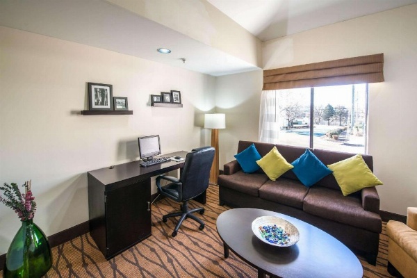 Rodeway Inn image 2